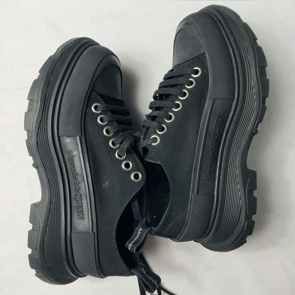 AUTHENTIC Alexander McQueen Trend Slick Cloth Low Sneakers Sz 38 / 8 - Picture 6 of 16